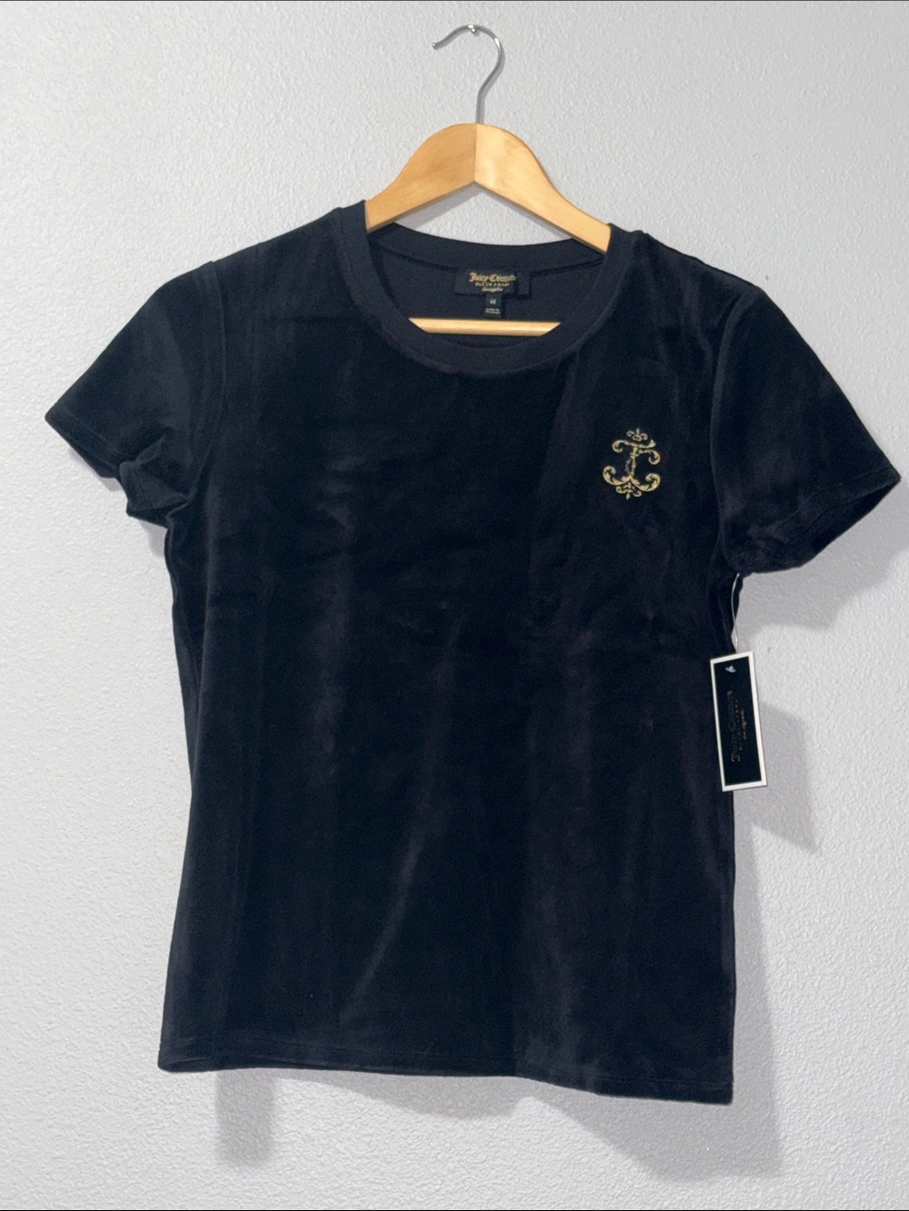 Juicy Couture Black Velour Short Sleeve Tee with Gold Crest Sz M NWT